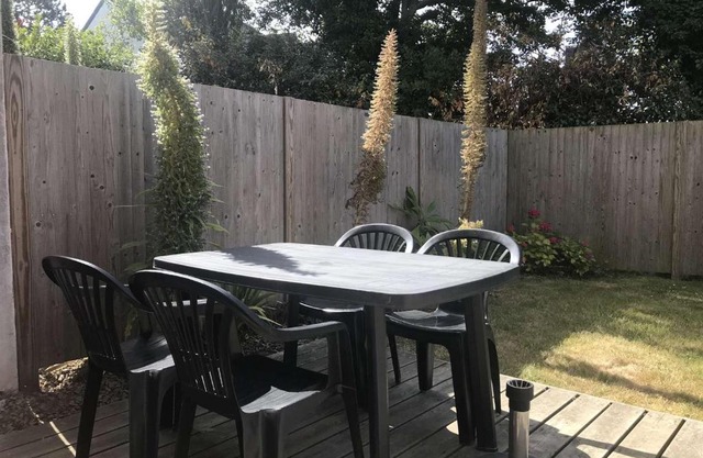 Appartement au RDC avec accès direct plage, parking et WIFI à Trégastel - FR-1-368-45