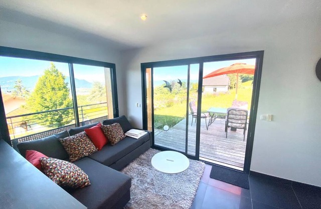 Appartement avec vue exceptionnelle, proche frontière