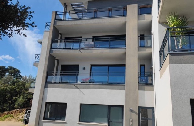 Bel Appartement spacieux à Porto-Vecchio , 10 min à pieds du centre ville
