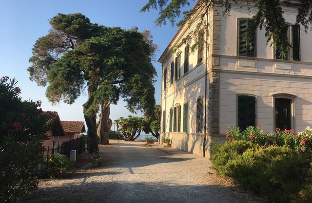 Appartement dans propriété historique, avec un parc avec piscine.