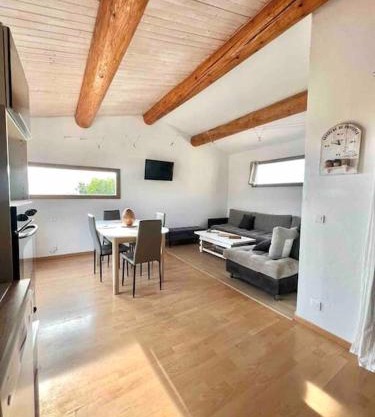 Appartement de 2 à 6 personnes 3 chambres proche Aéroport Marseille Marignane -confortable - et tout équipé