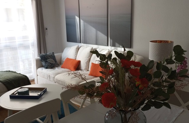 Appartement entièrement meublé,centre Malaga face station Maria Sembrano.
