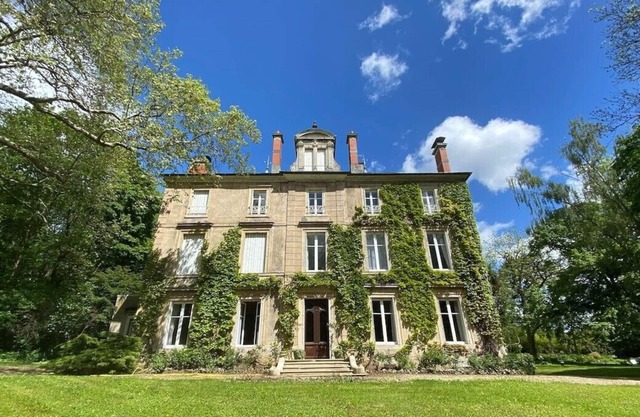 Appartement F2 dans propriété privée arborée