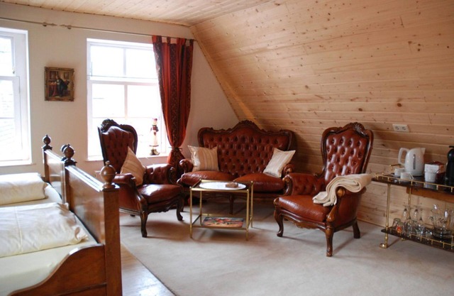 Appartement Hänsel und Gretel - Ferienwohnungen Märchenhaus Domke 15133