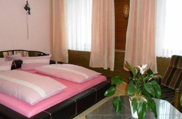 Appartement mit 2 Schlafräumen, Dusche und WC