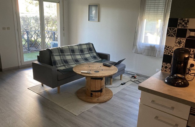 Appartement T2 au Sept Deniers rénové avec climatisation et terrasse
