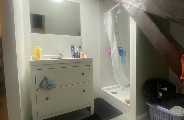 appartement très chaleureux situez au dernier étage de plusieurs logements