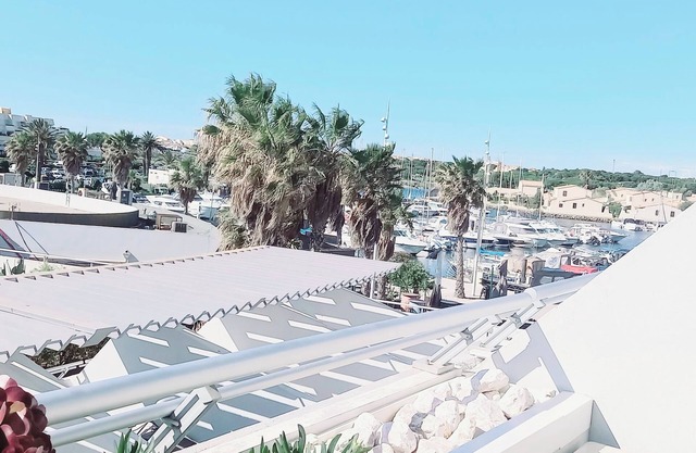 Appartement tres lumineux environ 37 m2 + 2 terrasses 13+ 6 m2, vue Port Ambonne