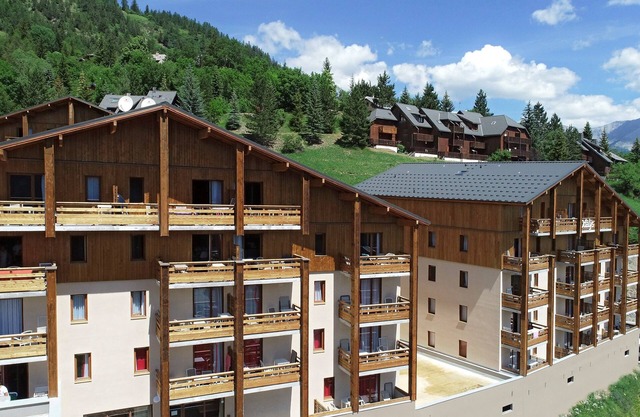Appartements Mitoyens dans les Montagnes | Accès Piscine + Sauna