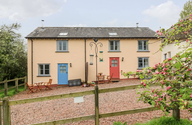 Apple Cottage, CRÉDITON