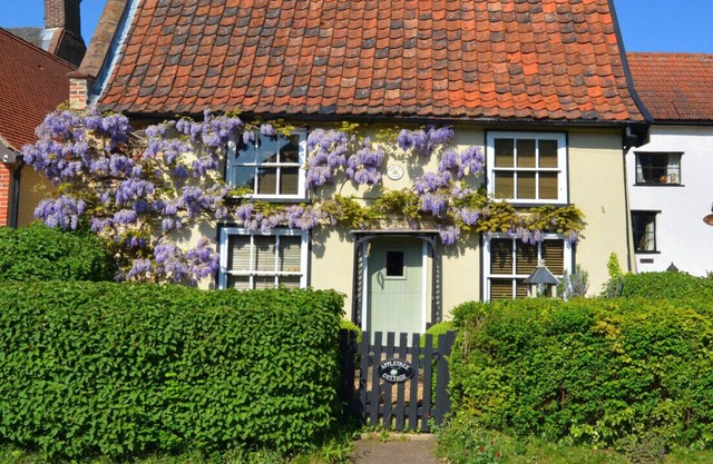 Apple Tree Cottage - Deux Chambres Maison, Couchages 4