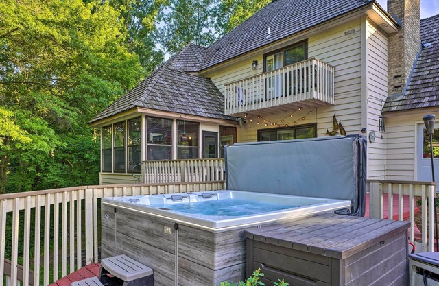 NEW! Apple Valley Guest Suite: Forest Views & Pool