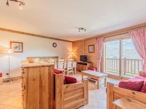Appt 4 pièces, piscine couverte & parking, près des pistes - FR-1-352-79
