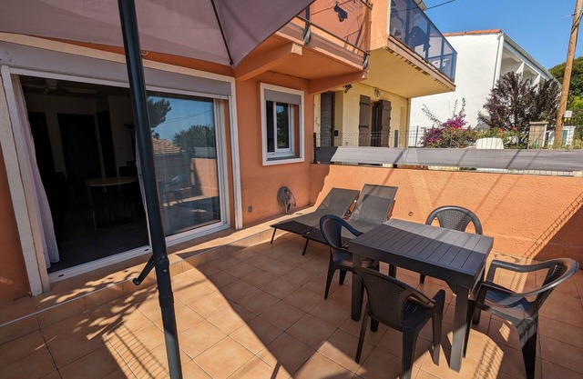 Appartement 3 pièces tout confort. Plage à 50 m. belle terrasse, Wifi gratuit