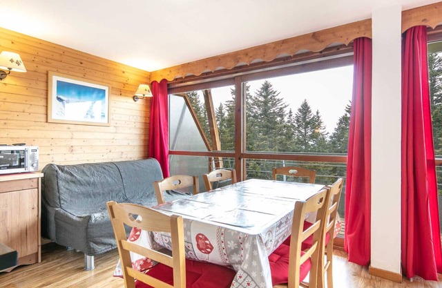 Appt 4/6 pers, grand balcon, pied des pistes
