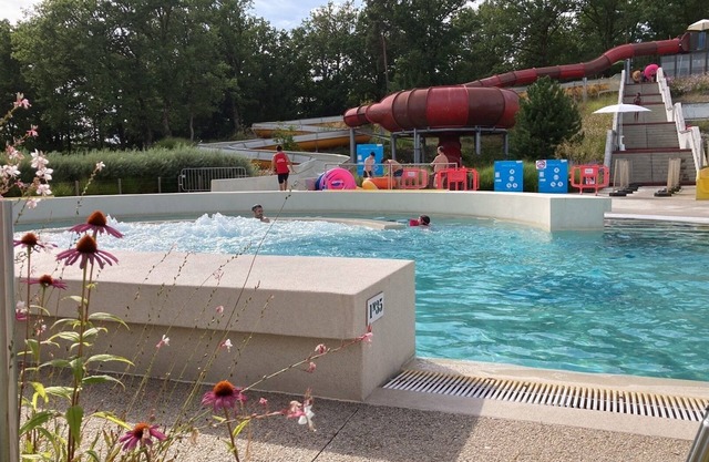 Apt indépendant mauve /terrasse /parking/5 km des activités du lac de ST PARDOUX