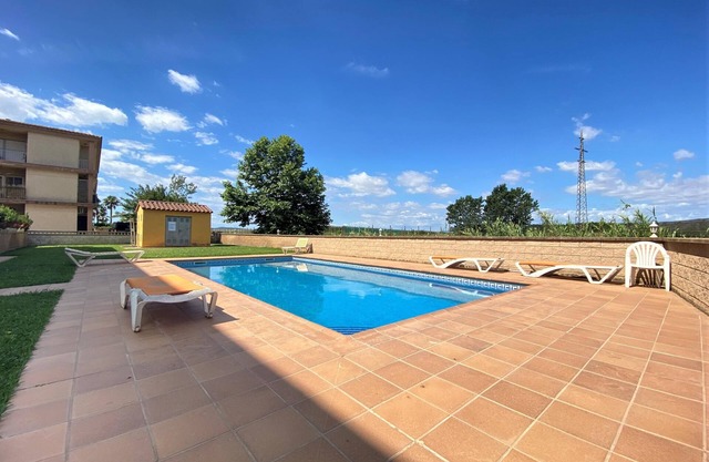 Apt Laia, clime, piscine, parking.