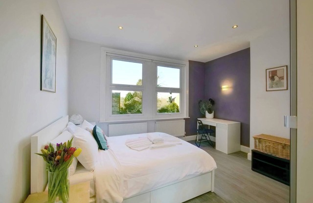 Elegant Finchley Apartment