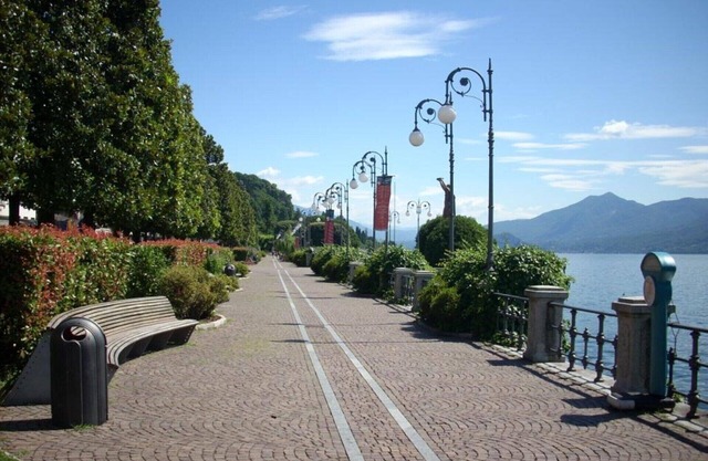 Appart. avec terrasse et parking au centre d'Intra, à quelques pas du lac Majeur