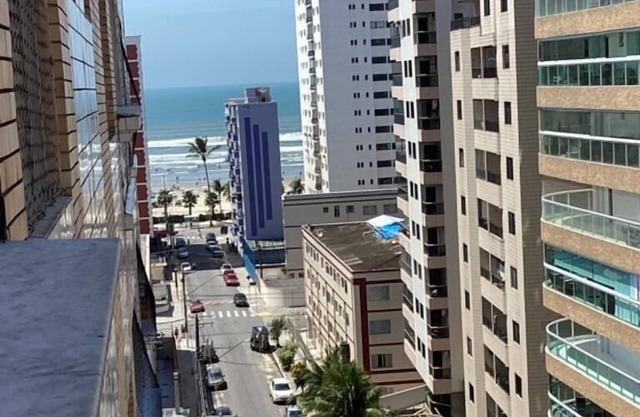 Apto c/ 2 dorms a 200m da praia | Condo w/2 bedrooms 200m from beach.