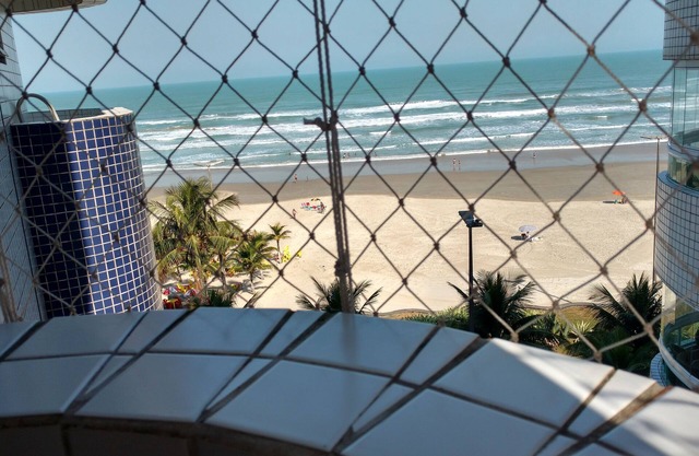 Apt. NOUVEAU - AVEC VUE MER. PIED DANS LE SABLE. (AVEC BARBECUE SUR LE BALCON)