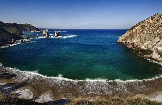 Aptos. Rurales La Torre, "le roi de la tour" entre Luarca et Cudillero