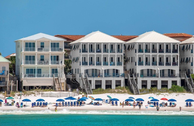 Aqua - Gulf Front, service de plage gratuit, animaux acceptés, piscine privée et communautaire chauffée!