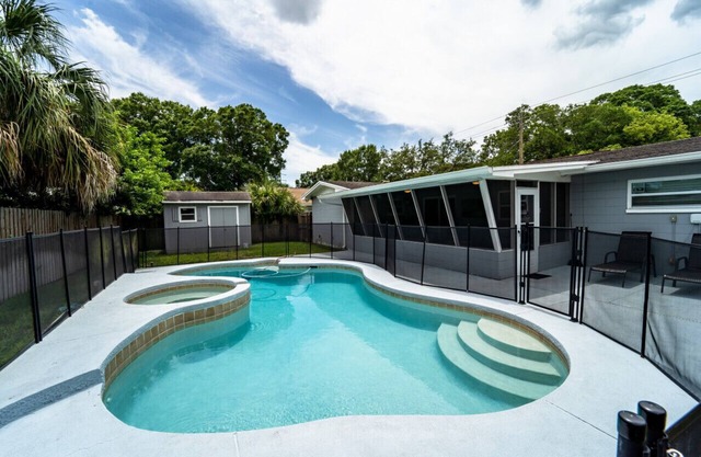 KMG: "AQUA VILLA" 3BD 2BA W / PISCINE PAR L'AEROPORT TPA