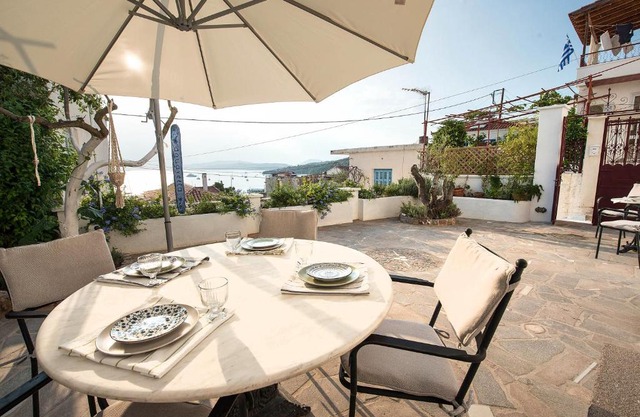 Aquarella-Fairytale Apartment with Sunset View