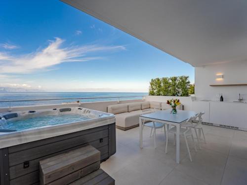 Aquasuites Luxury Penthouse A03