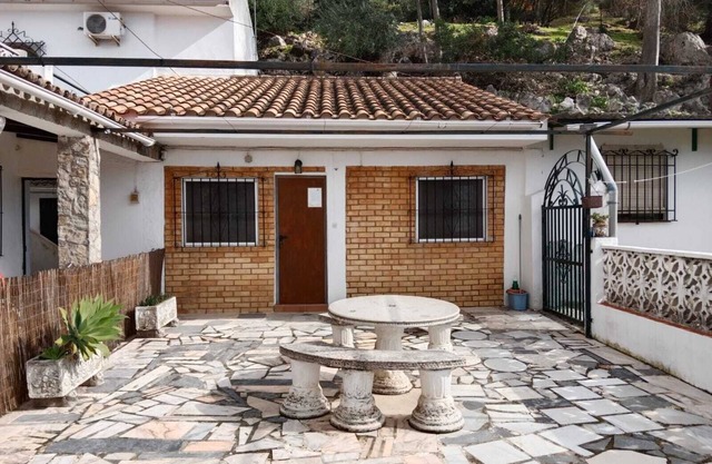 AR Manantial de los Cañitos: Annex apartments w/ own entrance, kitchen, bathroom