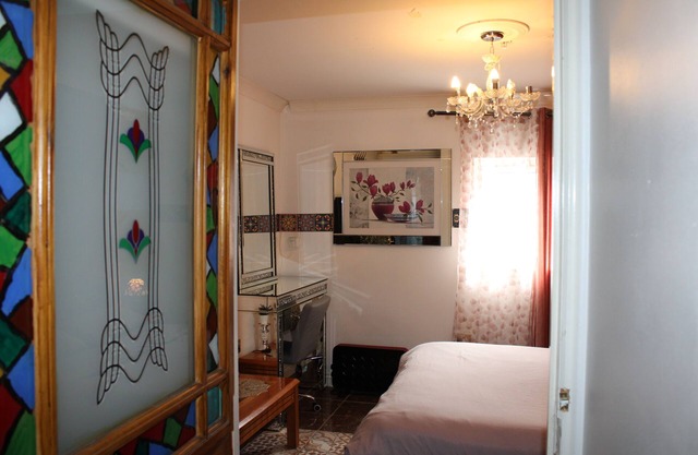 Silent Arabian-rooms close to Glasgow city centre