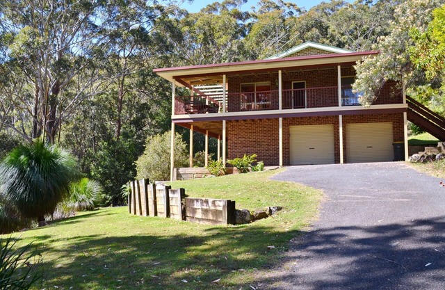 Grand Bali Retraite - Arakoon, NSW