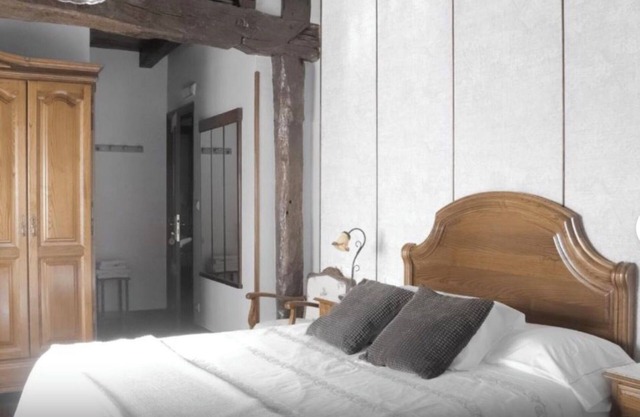 'Arbil' Studio with Mountain Views, Private Garden and Wi-Fi