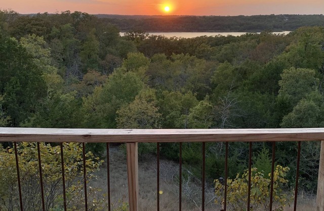 Arbuckle Lake House. Dormez 7+. Grande terrasse pour le plaisir en plein air.