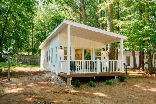 Arbutus Lake Retreat