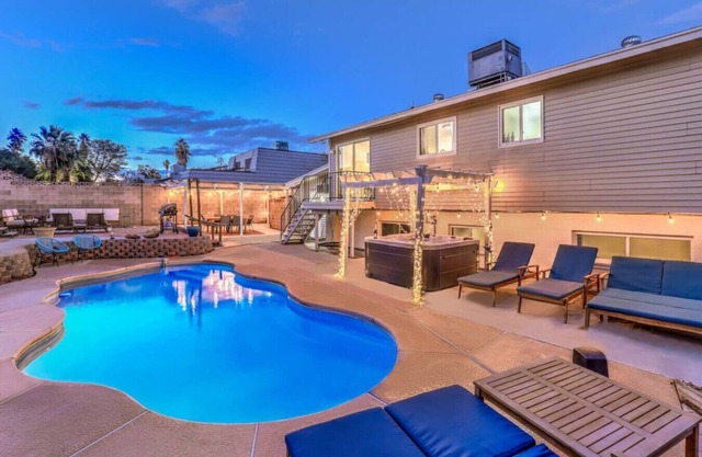 Arcade Home Near Strip: Pool, Hot Tub, Pool Table