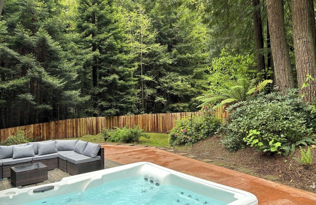Arcata Forest Hideaway