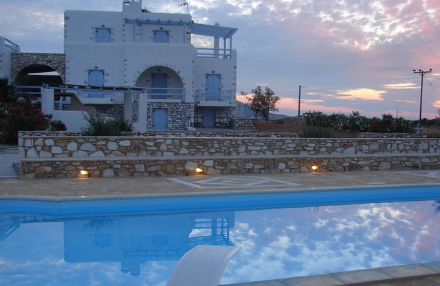 Archipelagos Villas-Villa Antiparos pour 10-15 personnes avec piscine proche de la mer