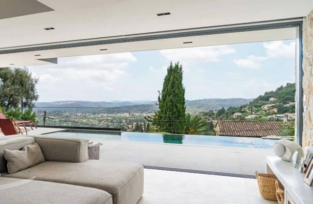 Villa d'architecte avec piscine et vue magnifique
