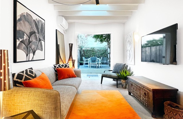 Architect Designed 2b Cosy Cottage. Great Location