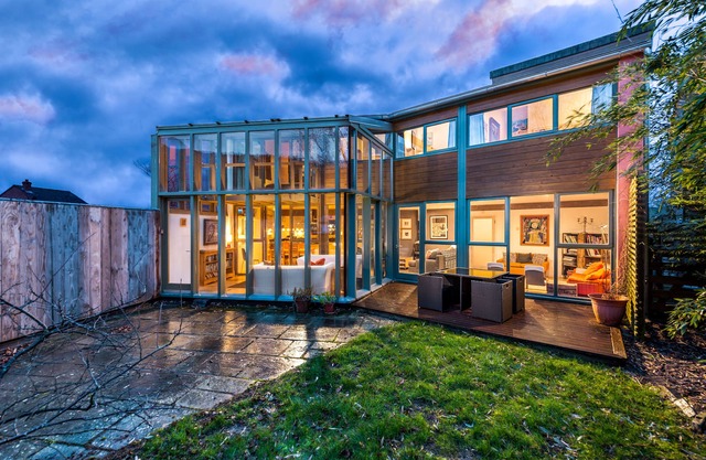 Architecte conçu Eco House dans un petit village sur la promenade de la vallée de la Wye
