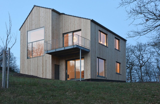 Maison d'architecte, la construction de maisons en bois en 2015 sur 4000 m2 de prévoyance des terres de prairie
