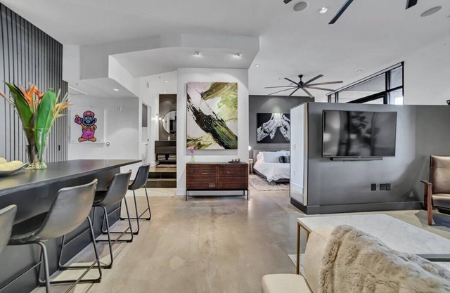 Architectural Digest Condo in Old Town Scottsdale Entertainment District