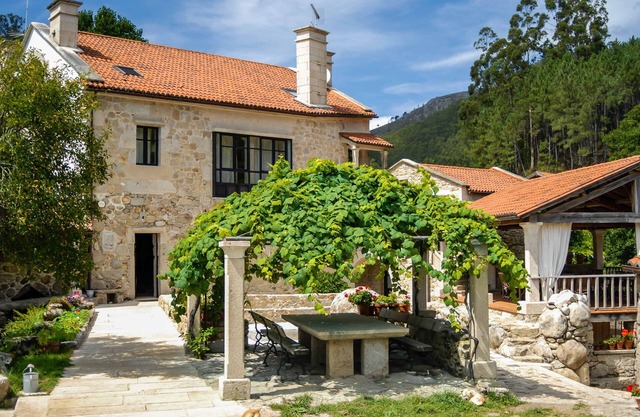 Arco: double room, old cellar and renovated stable.