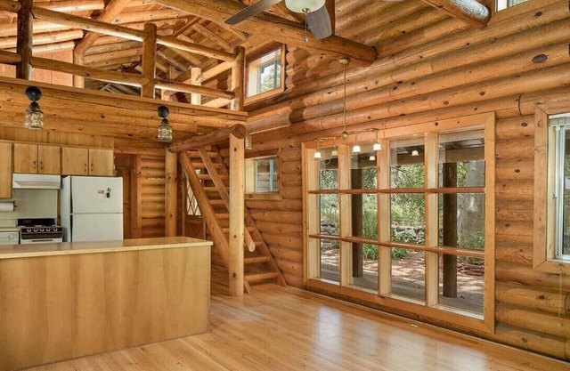 Are you looking to relax? Look no further! Welcome to the serenity of Oak Creek.
