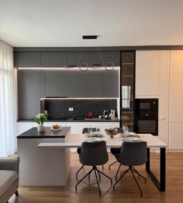 ARI Grand Black&White - 2BR with Terrace