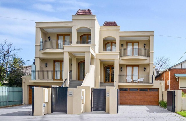 Aria House / Family Holiday Beachside / BBQ / Cafe