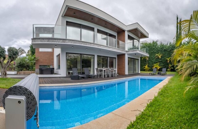 Gold Villa