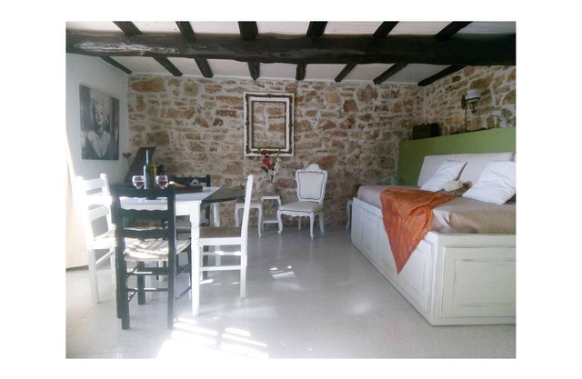 "Maison de pierre Aristidis"